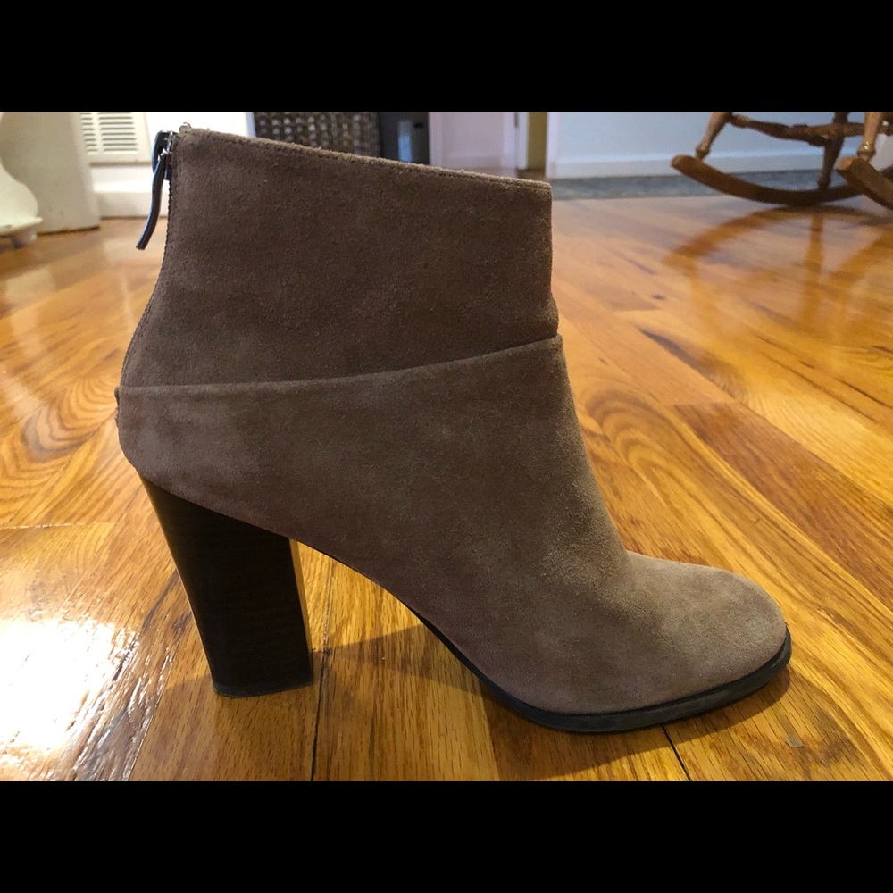 Shoes - Picture 7 of 8